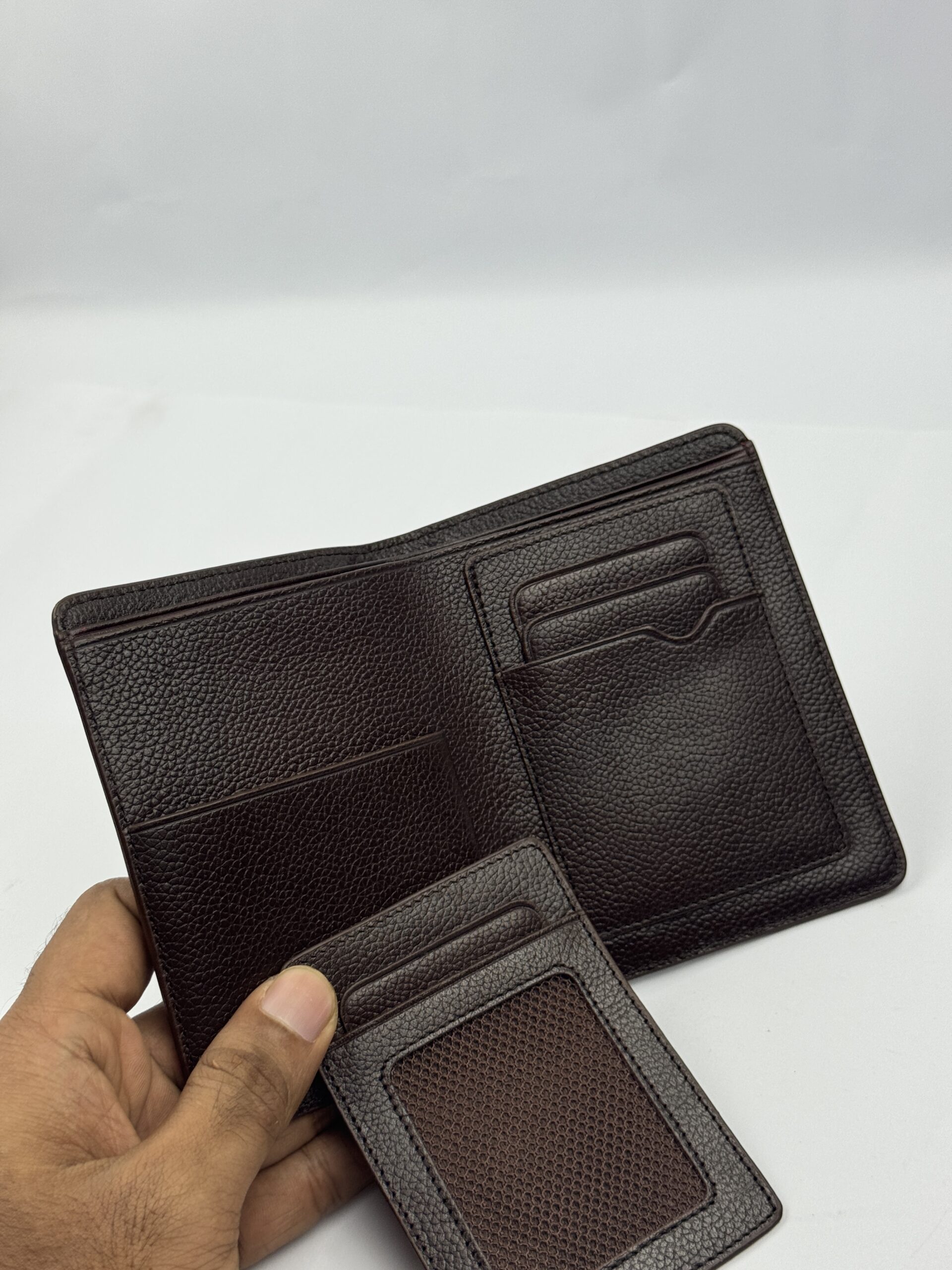 Manifiquo Pebble Grain Leather Bi-fold Wallet for Men - Image 4