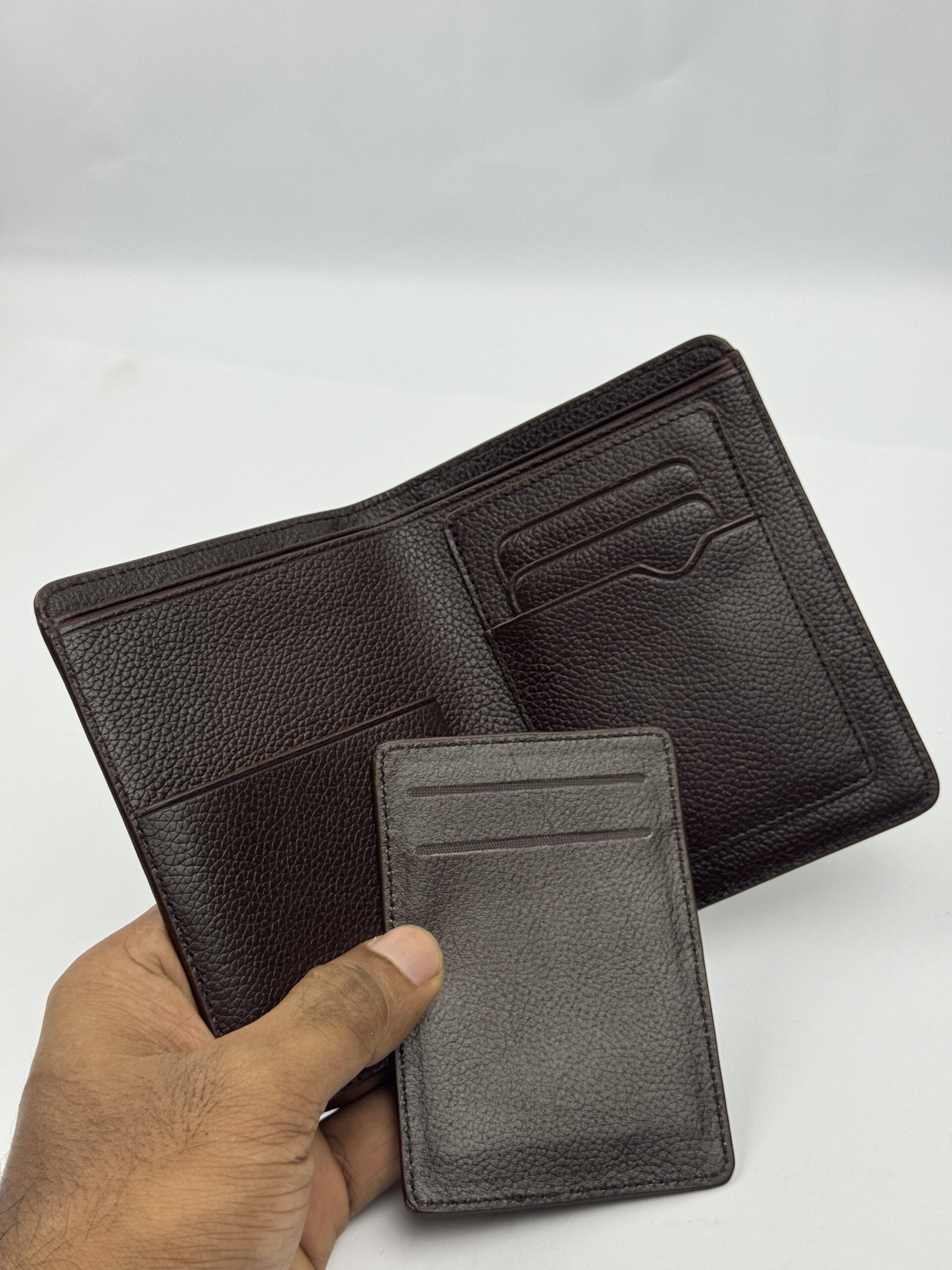 Manifiquo Pebble Grain Leather Bi-fold Wallet for Men - Image 5