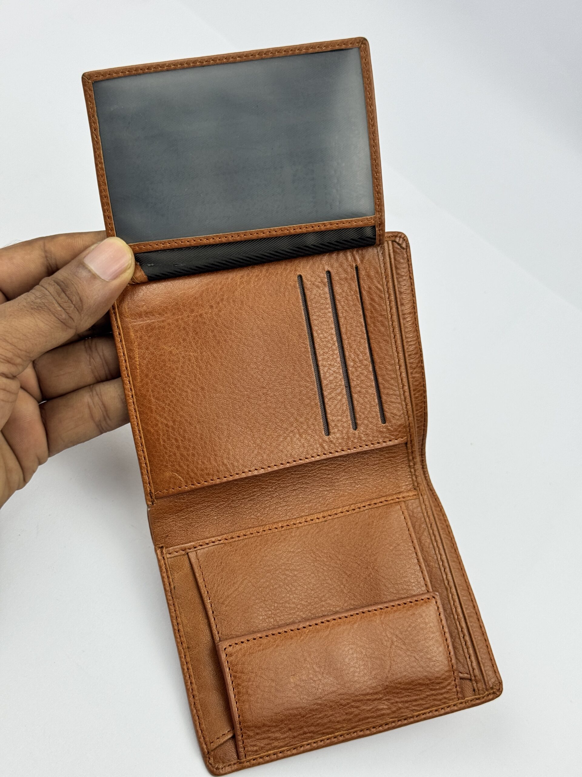 Manifiquo Tan Pebble-Grain Cow Leather Bifold Wallet - Image 3
