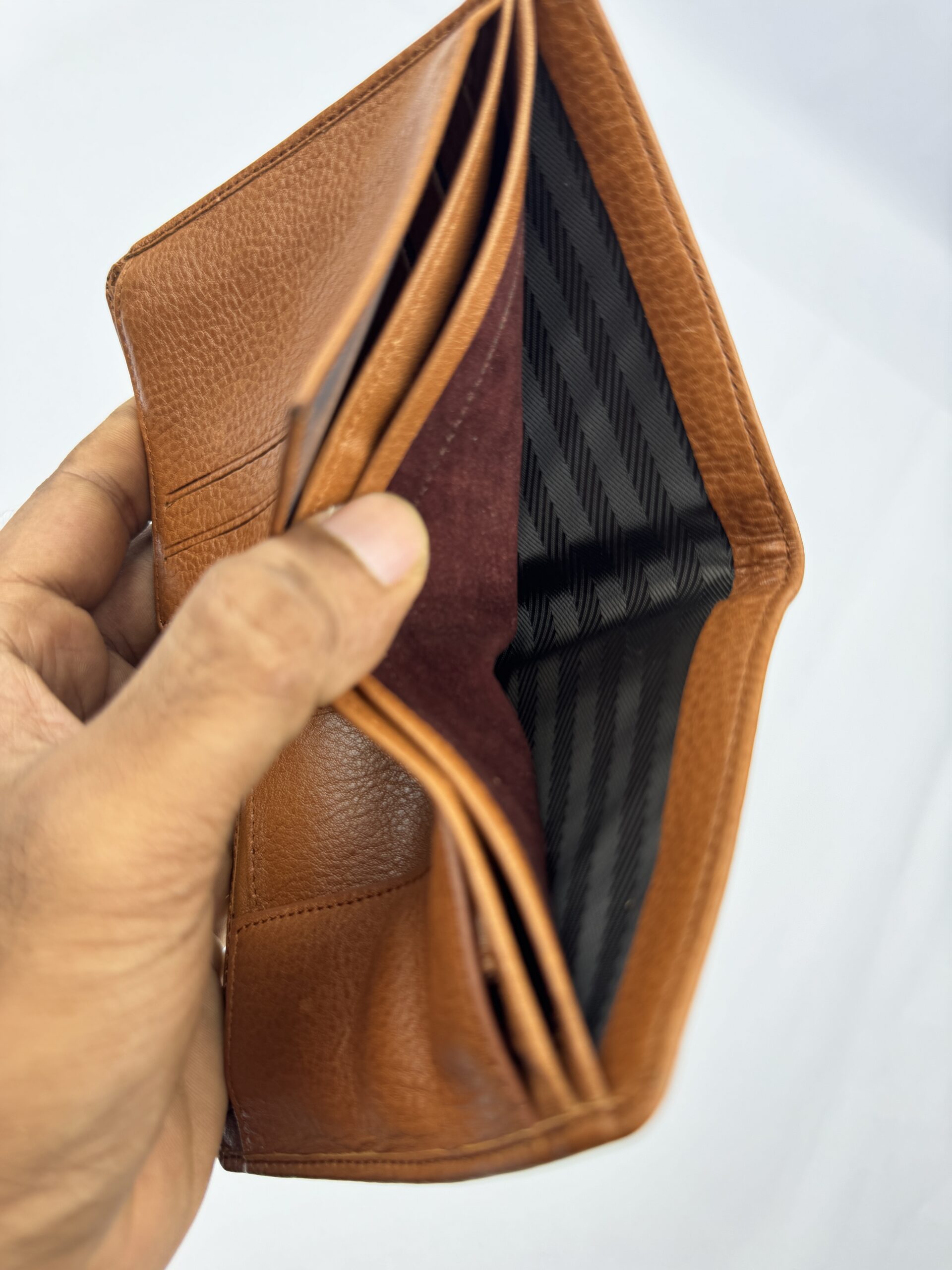 Manifiquo Tan Pebble-Grain Cow Leather Bifold Wallet - Image 6