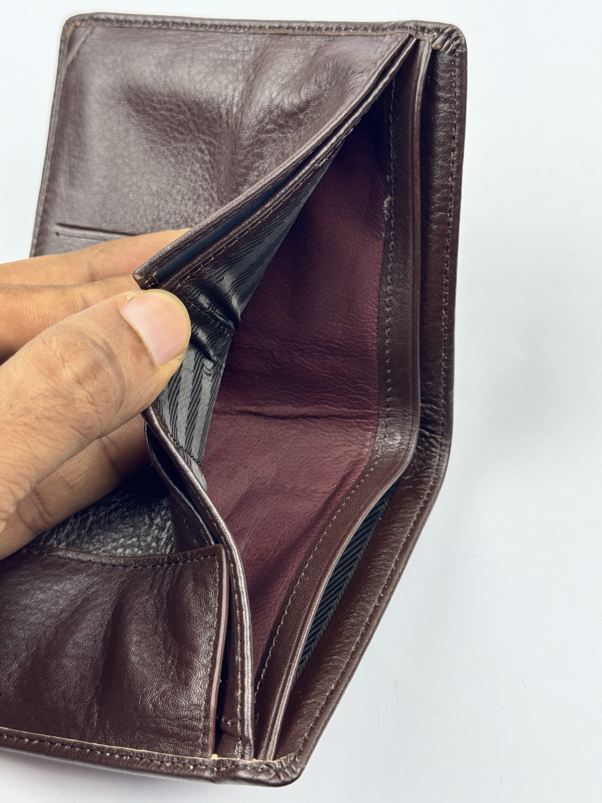 Manifiquo Chocolate Pebble-Grain Leather Bifold Wallet - Image 5