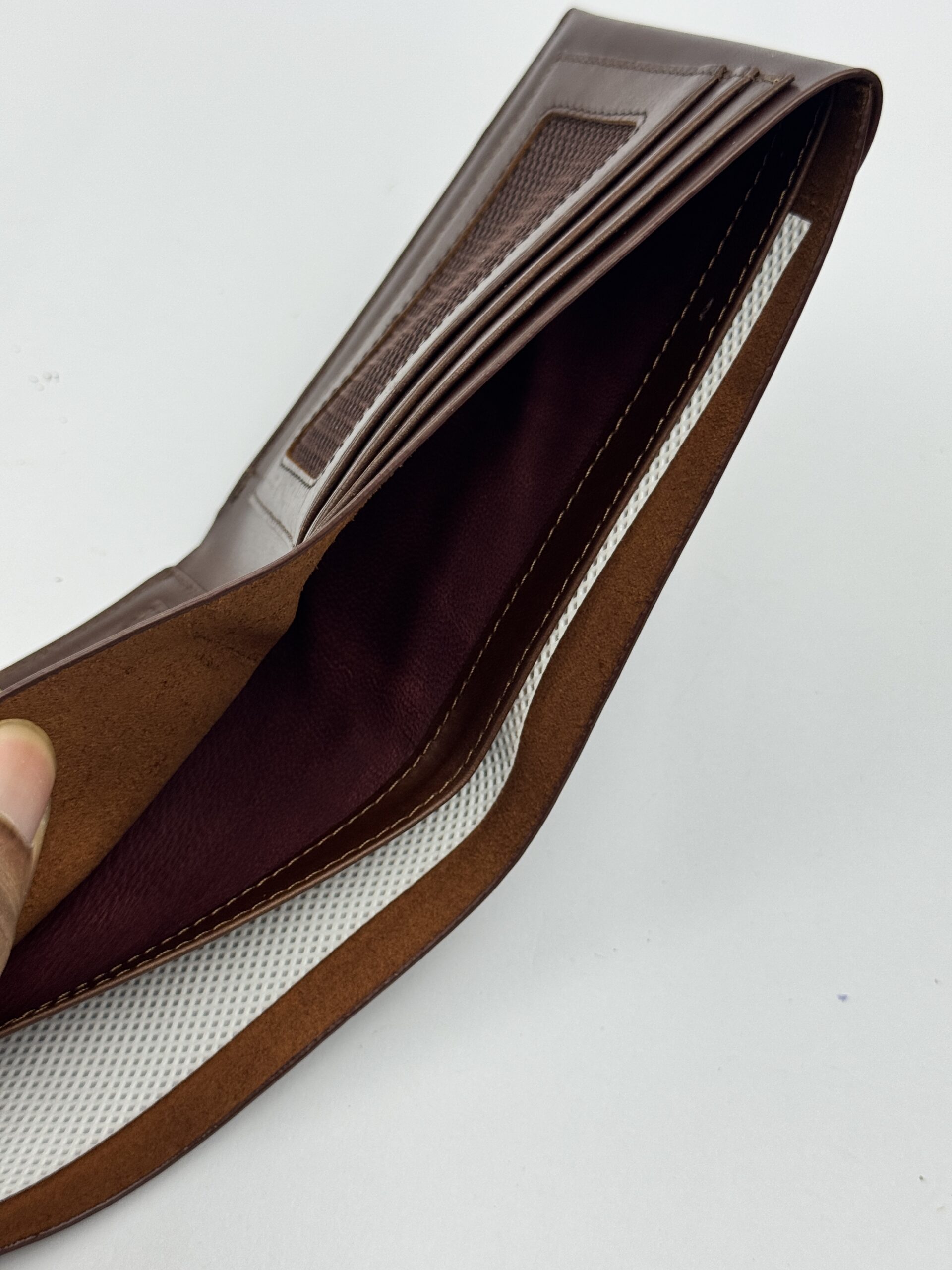 Manifiquo Premium Chocolate Leather Bi-Fold Wallet - Image 4
